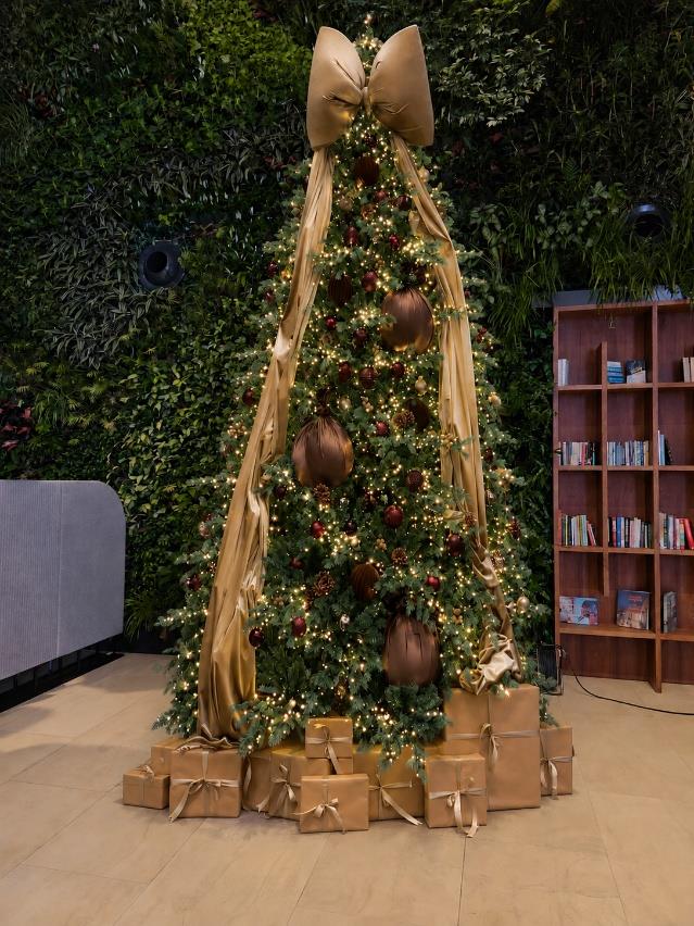 L'Art de Noël I, елха 400 cm, Băneasa Business Development