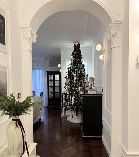L'Art de Noël, елха de închiriat cu catifea burgundi, Amber Forest